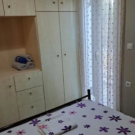 Holiday home βlueview *